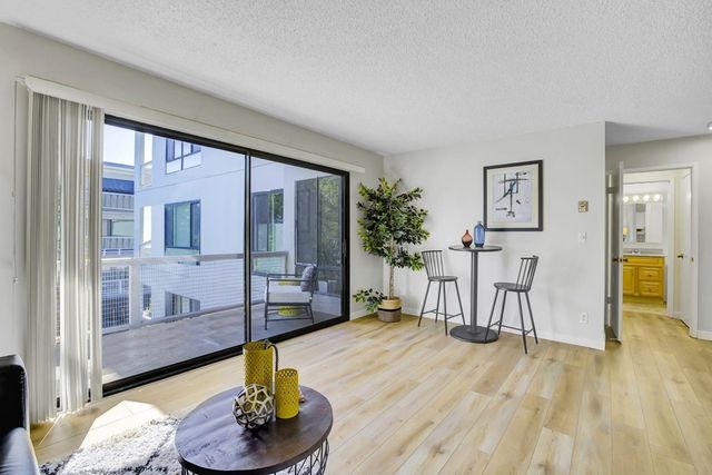 3 Admiral Dr F370, Emeryville, CA 94608