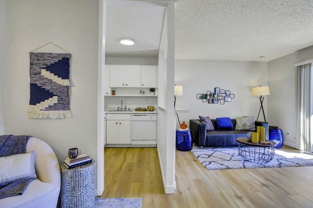 3 Admiral Dr F370, Emeryville, CA 94608