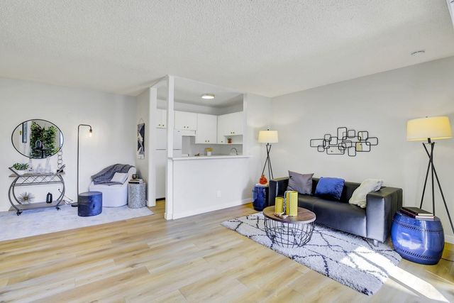 3 Admiral Dr F370, Emeryville, CA 94608