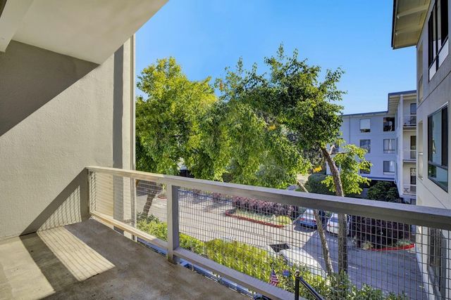 3 Admiral Dr F370, Emeryville, CA 94608