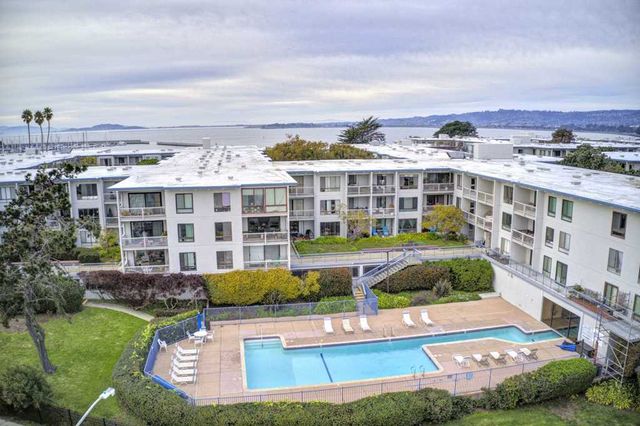 3 Admiral Dr F370, Emeryville, CA 94608