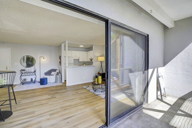 3 Admiral Dr F370, Emeryville, CA 94608