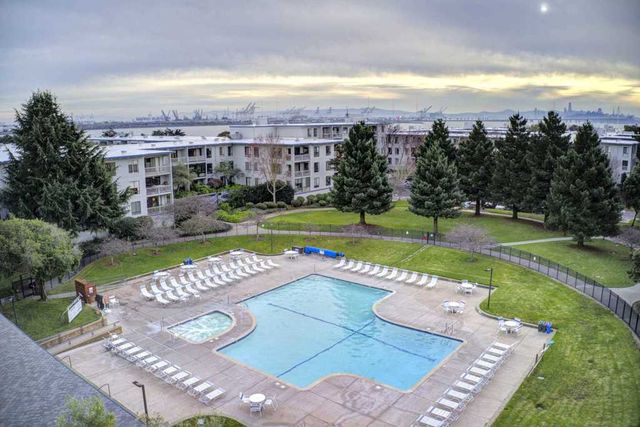 3 Admiral Dr F370, Emeryville, CA 94608