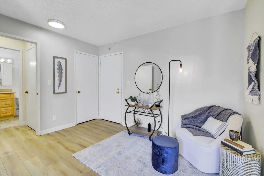 Image 10 of property listing at 3 Admiral Dr F370, Emeryville, CA 94608