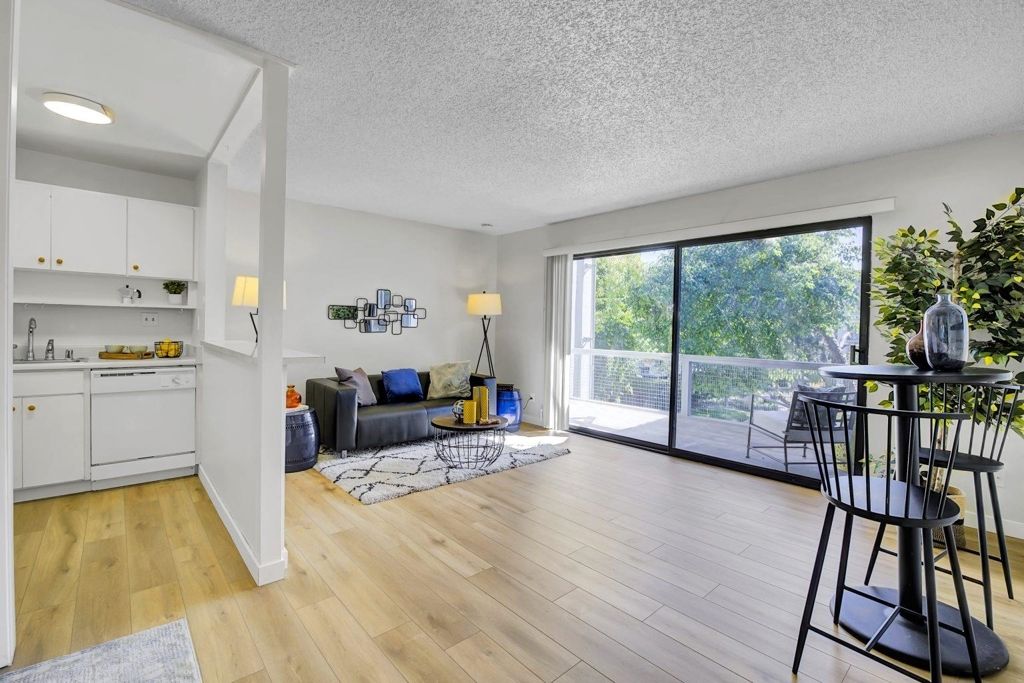 Image 11 of property listing at 3 Admiral Dr F370, Emeryville, CA 94608