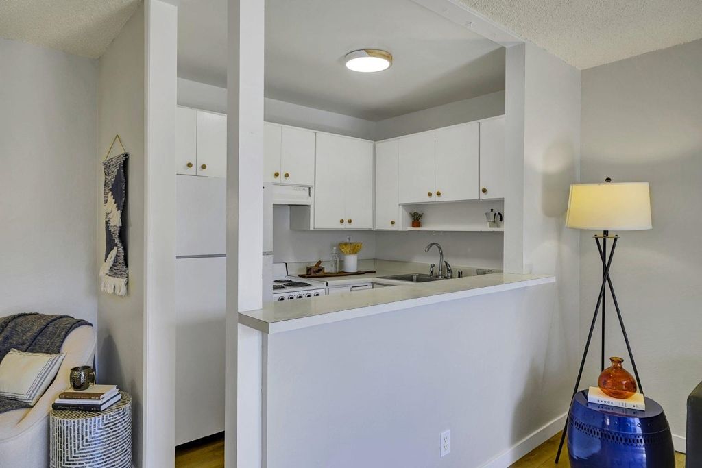 Image 14 of property listing at 3 Admiral Dr F370, Emeryville, CA 94608