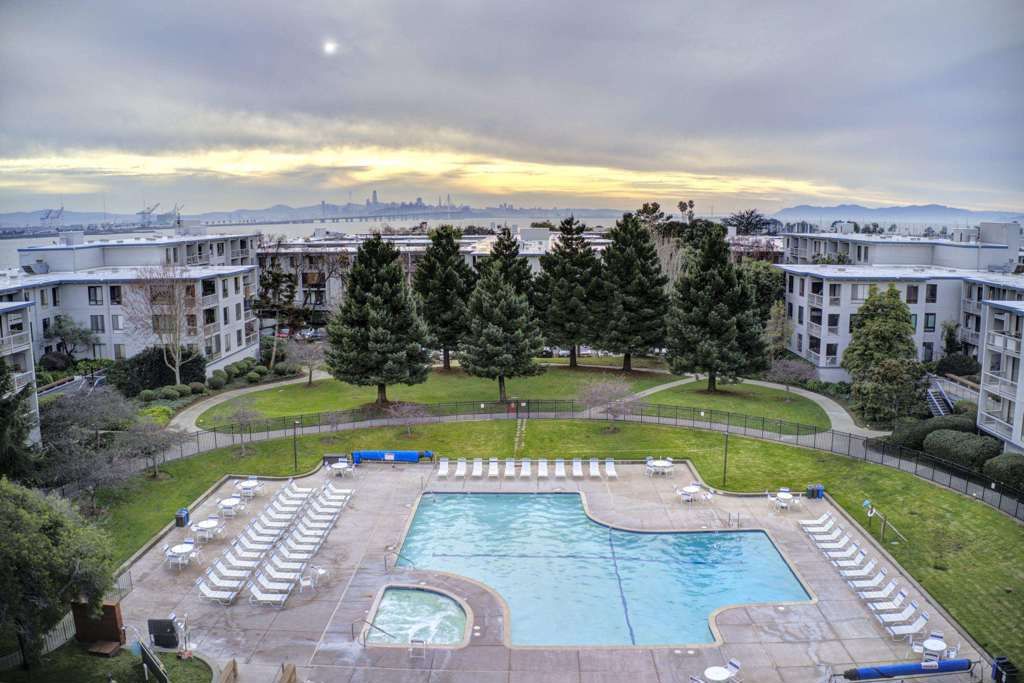 Image 31 of property listing at 3 Admiral Dr F370, Emeryville, CA 94608