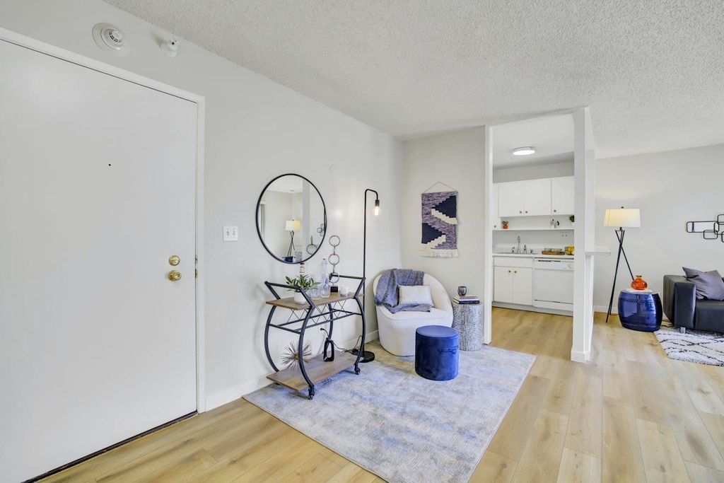 Image 9 of property listing at 3 Admiral Dr F370, Emeryville, CA 94608