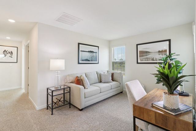 1709 baler Avenue, Aurora, IL 60503