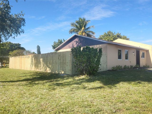 20450 NW 28th Ct, Miami Gardens, FL 33056