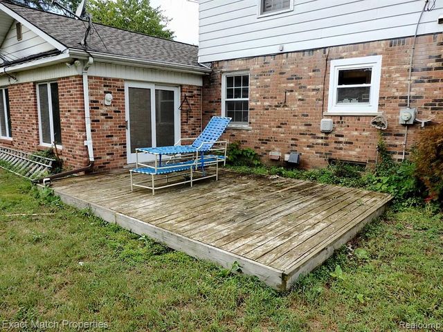 9438 W Shady Grove Court, White Lake, MI 48386