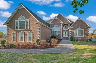 842 Shun Pike, Cottontown, TN 37048