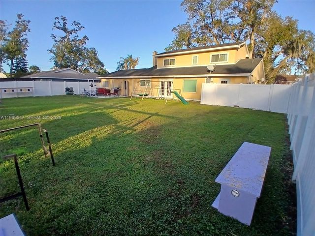 2211 NEW JERSEY RD, Lakeland, FL 33803
