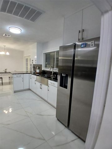 2211 NEW JERSEY RD, Lakeland, FL 33803