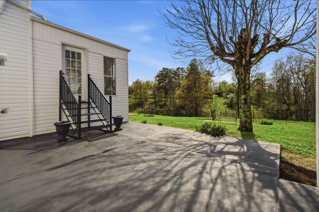 1399 Laurel Lake North Road, London, KY 40744