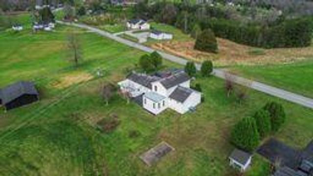 1399 Laurel Lake North Road, London, KY 40744