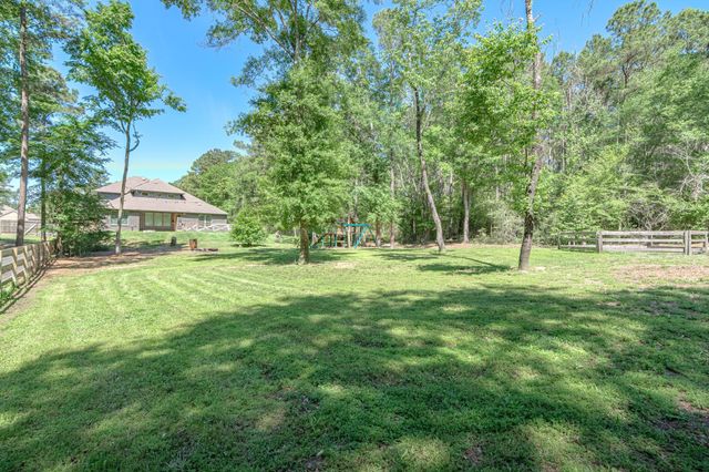 176 Leila Lane, New Waverly, TX 77358