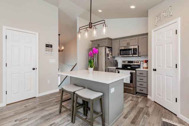 6032 80th Avenue S, Horace, ND 58047