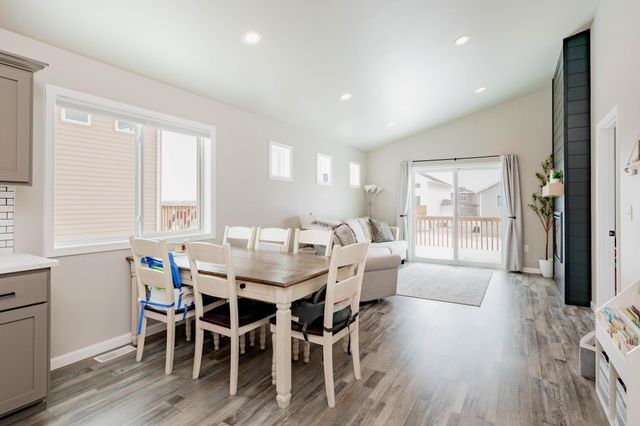 6032 80th Avenue S, Horace, ND 58047