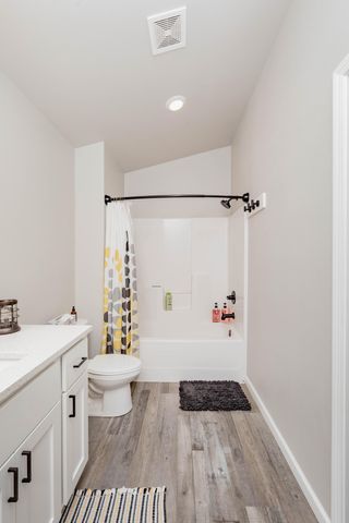 6032 80th Avenue S, Horace, ND 58047