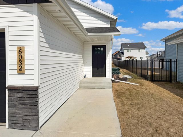 6032 80th Avenue S, Horace, ND 58047