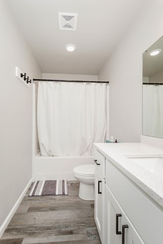 6032 80th Avenue S, Horace, ND 58047