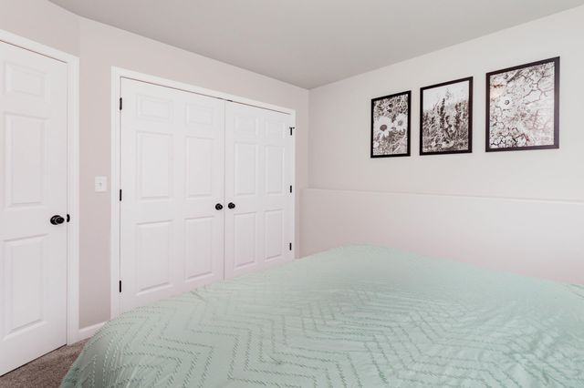 6032 80th Avenue S, Horace, ND 58047