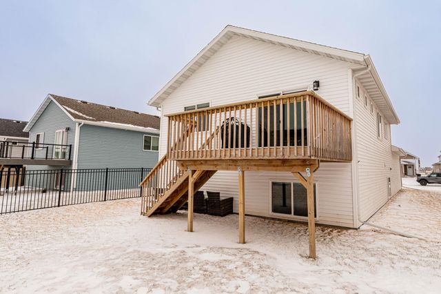 6032 80th Avenue S, Horace, ND 58047