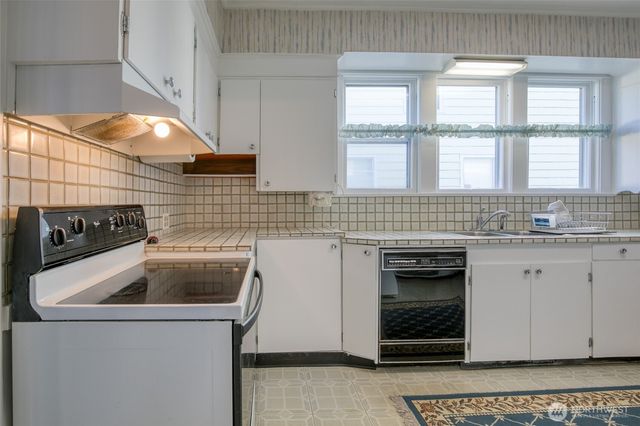 620 6th Street, Hoquiam, WA 98550