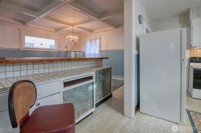 620 6th Street, Hoquiam, WA 98550