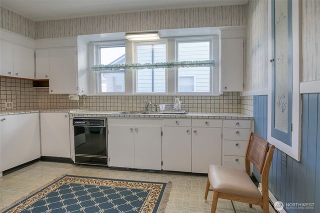 620 6th Street, Hoquiam, WA 98550