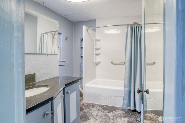 620 6th Street, Hoquiam, WA 98550