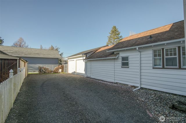 620 6th Street, Hoquiam, WA 98550