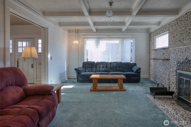 620 6th Street, Hoquiam, WA 98550