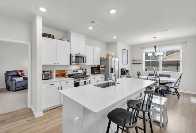 2236 Tate Farm Ln, White House, TN 37188