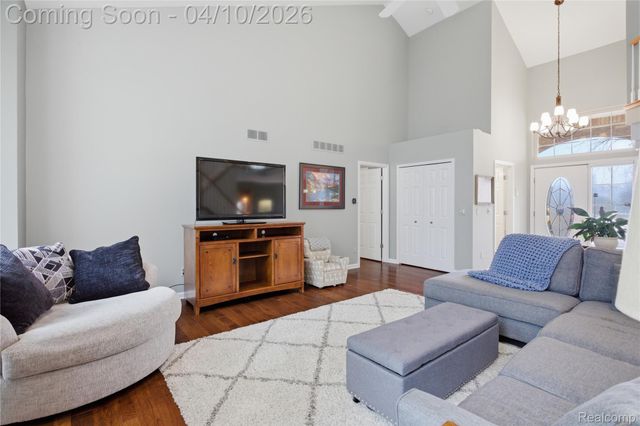56891 Aberdeen Drive, Shelby Charter Township, MI 48316