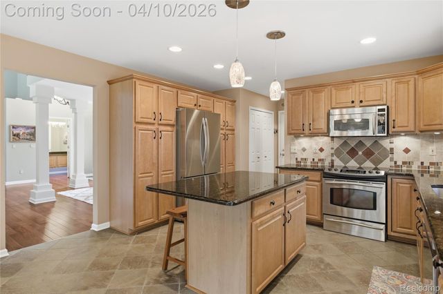 56891 Aberdeen Drive, Shelby Charter Township, MI 48316