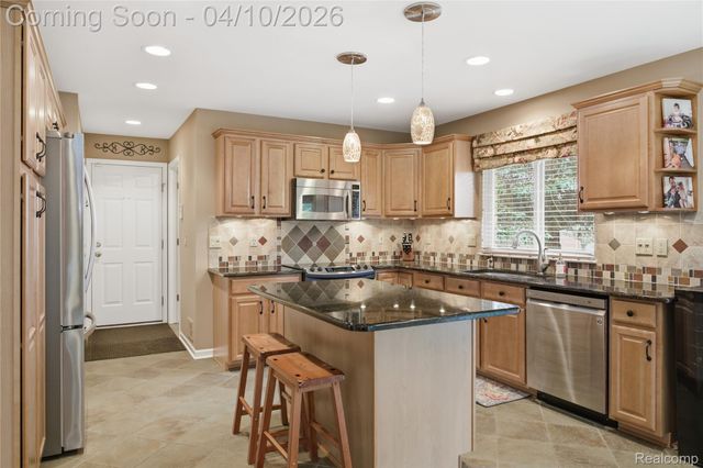 56891 Aberdeen Drive, Shelby Charter Township, MI 48316