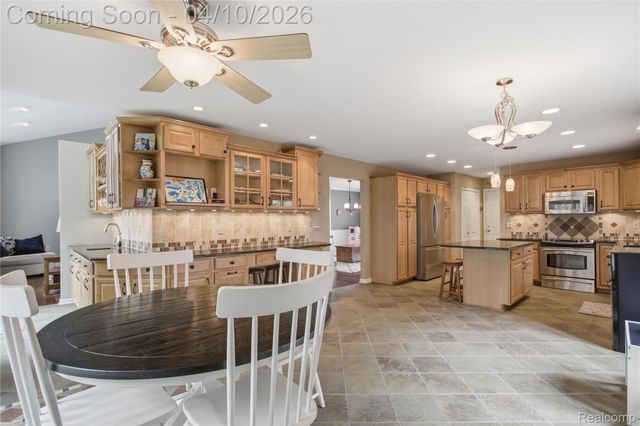 56891 Aberdeen Drive, Shelby Charter Township, MI 48316