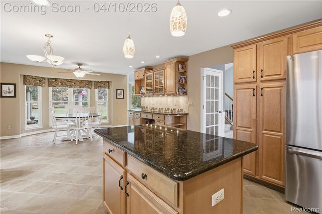 56891 Aberdeen Drive, Shelby Charter Township, MI 48316