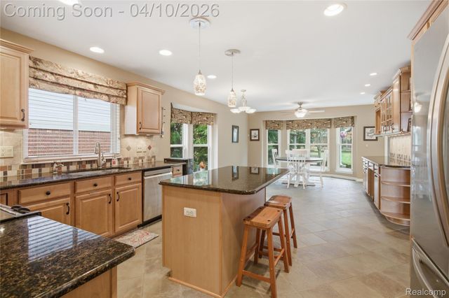 56891 Aberdeen Drive, Shelby Charter Township, MI 48316