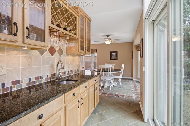 56891 Aberdeen Drive, Shelby Charter Township, MI 48316