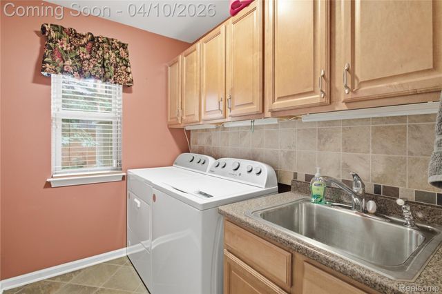 56891 Aberdeen Drive, Shelby Charter Township, MI 48316