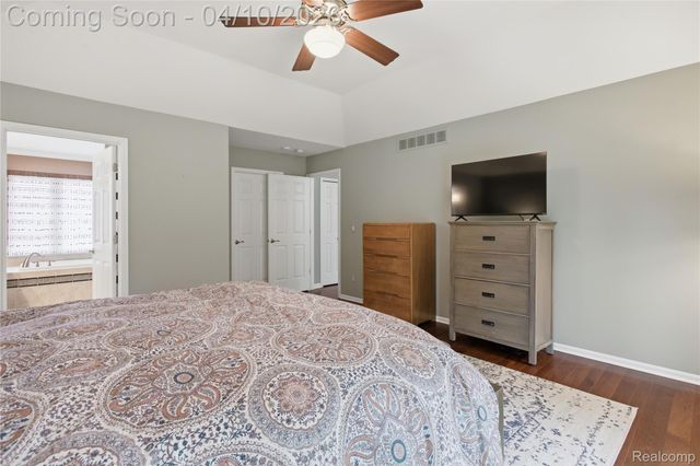 56891 Aberdeen Drive, Shelby Charter Township, MI 48316