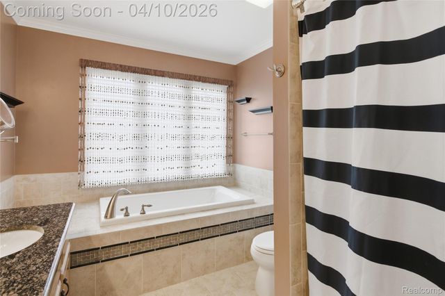 56891 Aberdeen Drive, Shelby Charter Township, MI 48316
