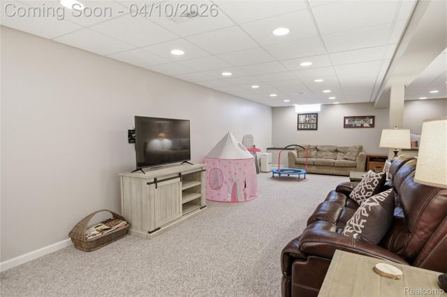 56891 Aberdeen Drive, Shelby Charter Township, MI 48316