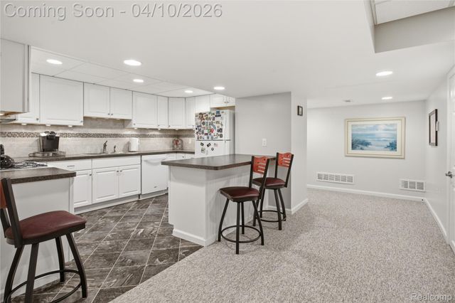56891 Aberdeen Drive, Shelby Charter Township, MI 48316