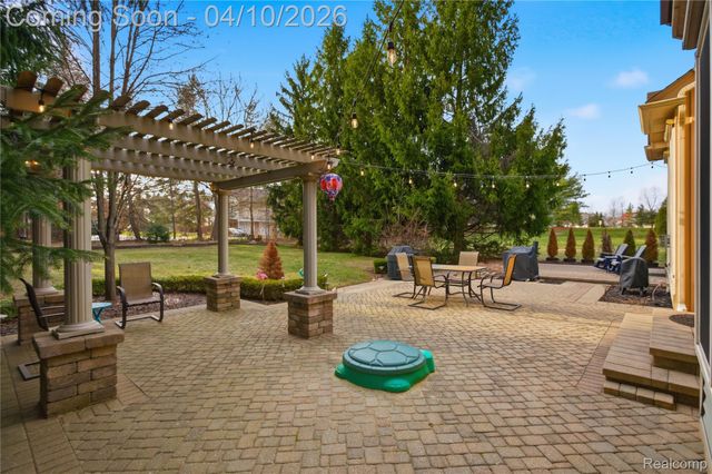 56891 Aberdeen Drive, Shelby Charter Township, MI 48316