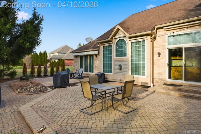 56891 Aberdeen Drive, Shelby Charter Township, MI 48316