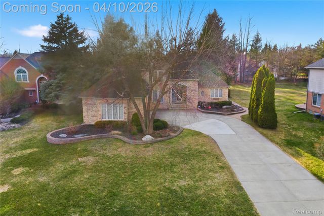 56891 Aberdeen Drive, Shelby Charter Township, MI 48316